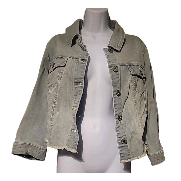 NWT Torrid Jean Jacket Women's 1X Cropped Trucker Light Wash Denim Cotton - Picture 1 of 6